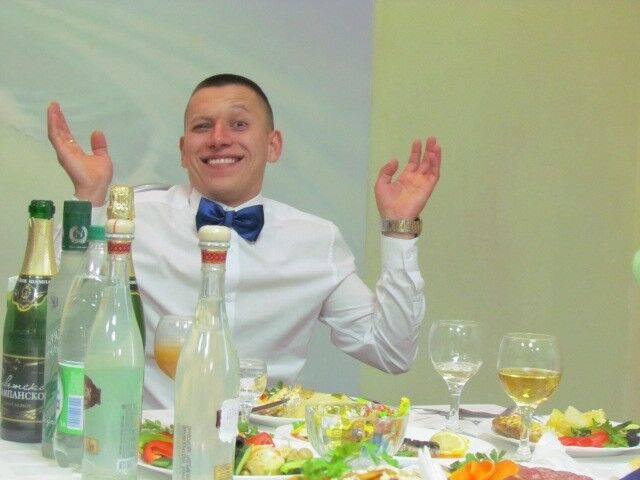  19382356  , 32 ,    Genk