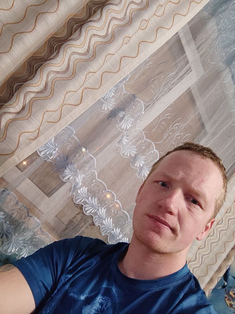  42195106  Artem, 28 ,    
