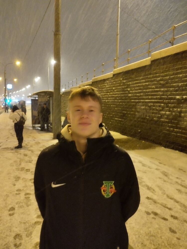  33500686  Daaawn, 20 ,    