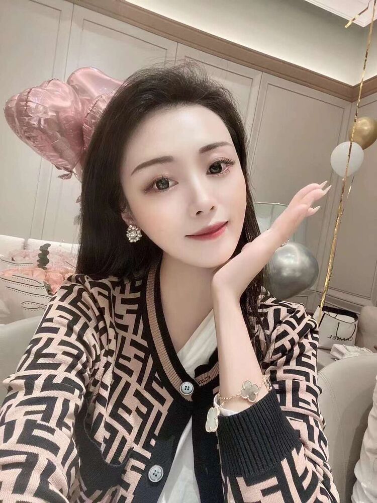  -,   Lina, 24 ,   ,   