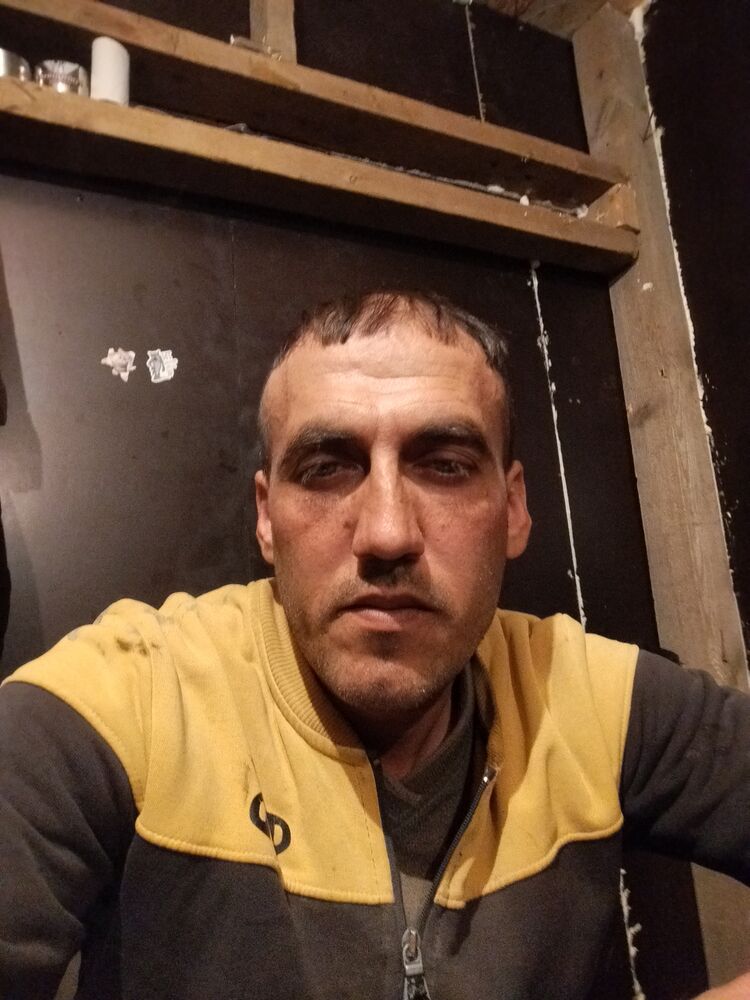  51225536  Vahag, 42 ,    