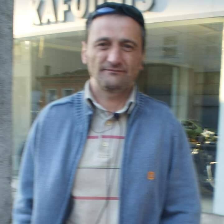  8957576  Konstantin, 53 ,    