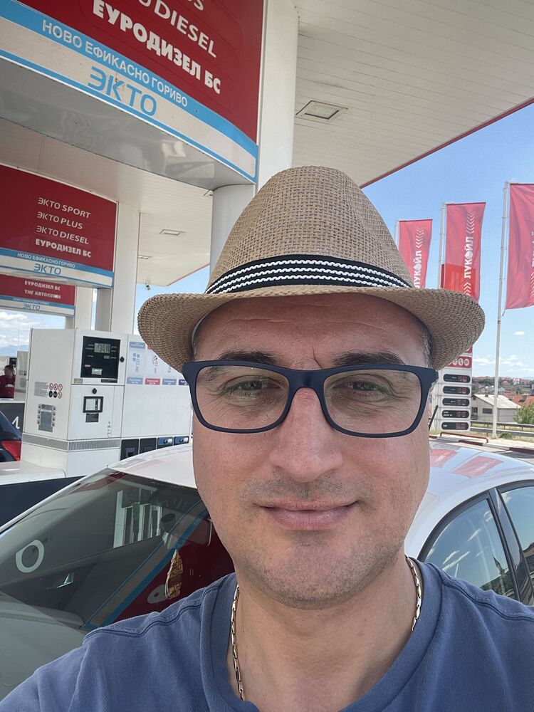  ,   Alexbigone, 44 ,   ,   
