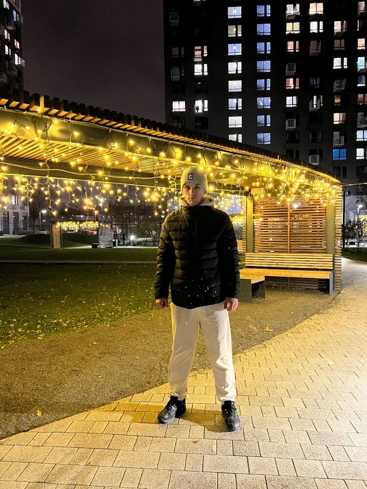  42003266  Kirill, 23 ,    