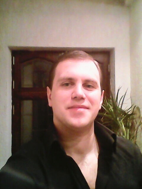  5545956  Nicolas 29, 40 ,    