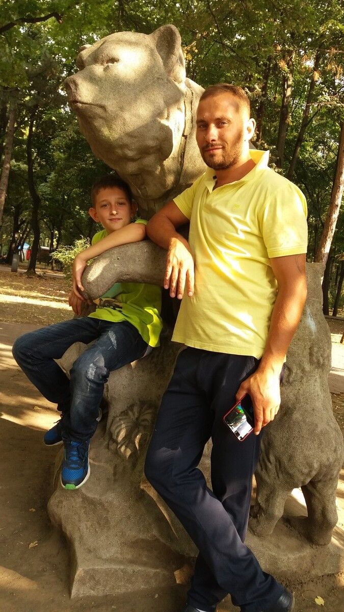  ,   Alex, 42 ,   ,   , c 