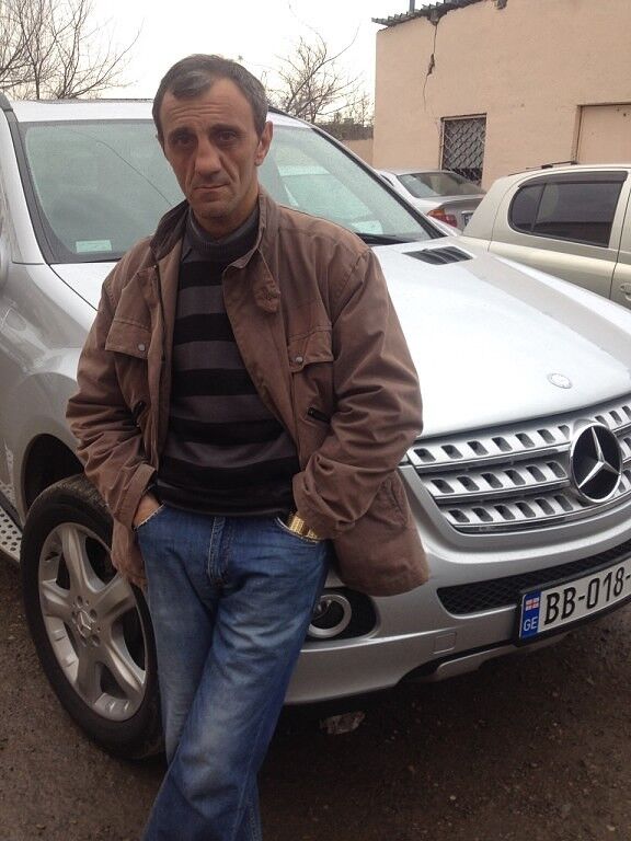  6068766  Hovik, 54 ,    