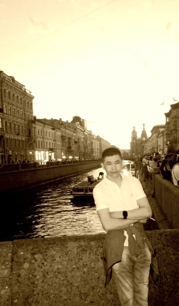  44371556  , 28 ,    -