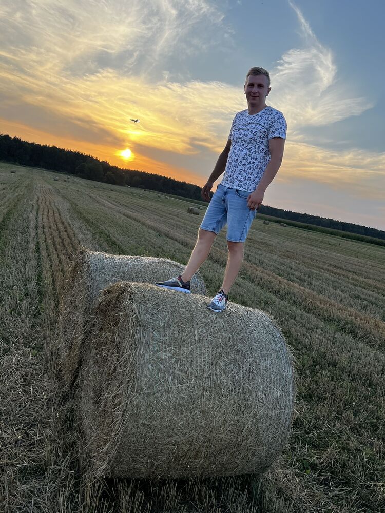  44597236  , 27 ,    