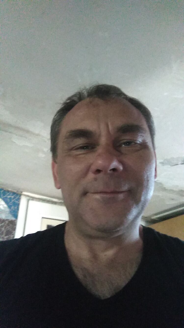  22836646  Ahdrei, 54 ,    