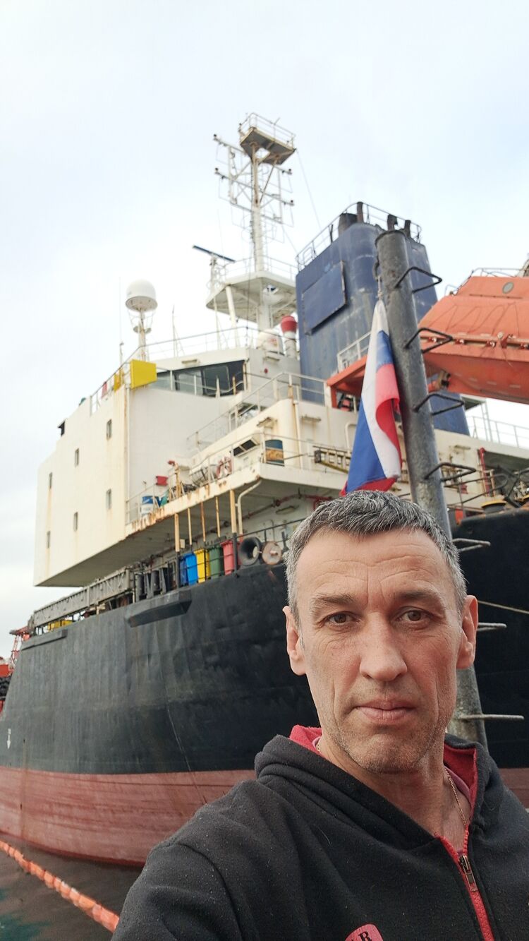  46170556  , 49 ,    
