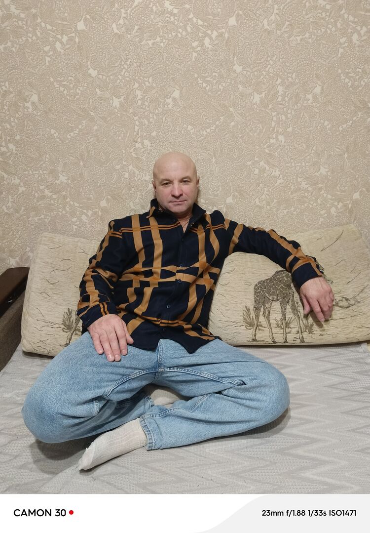  50159126  Yury, 53 ,    