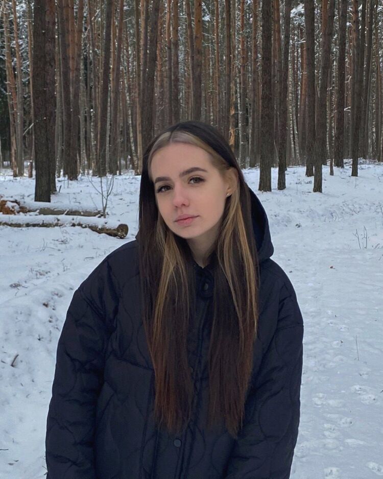  48255076  Veronika, 21 ,    