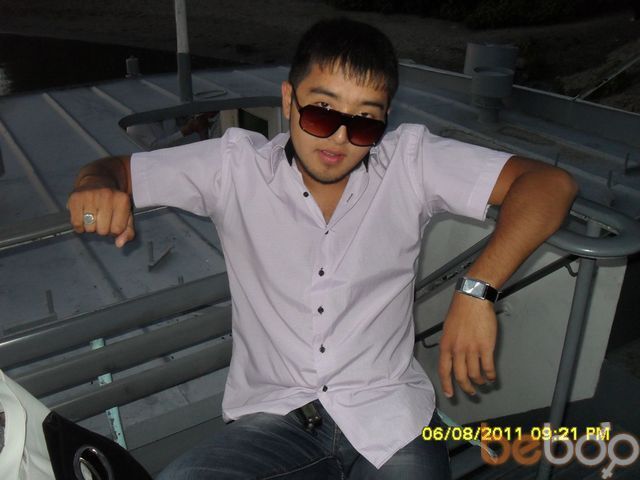  ,   Kuanysh, 33 ,  