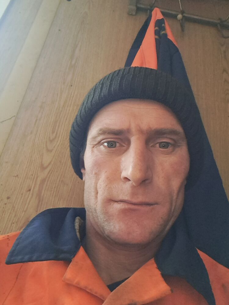  ,   Ivan, 37 ,   ,   
