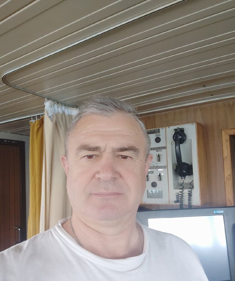  48054476  , 61 ,    