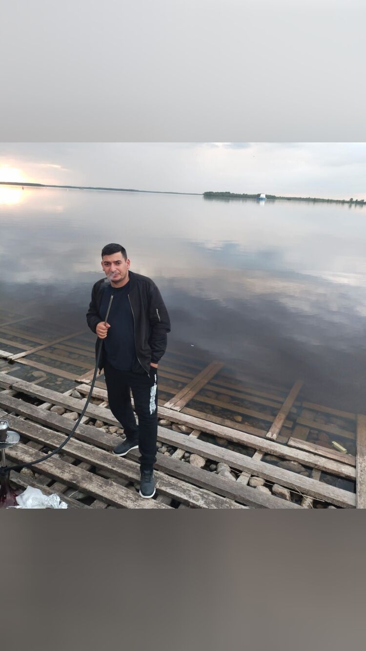  46519496  Artyom, 37 ,    