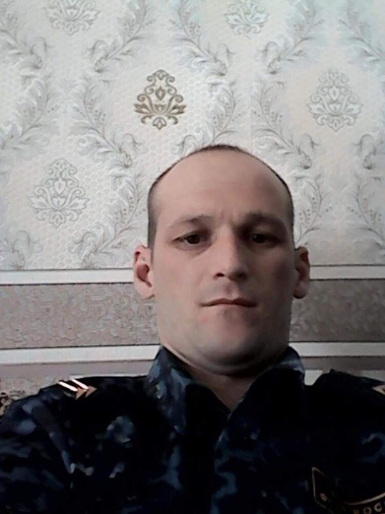  7989756  Asker, 39 ,    