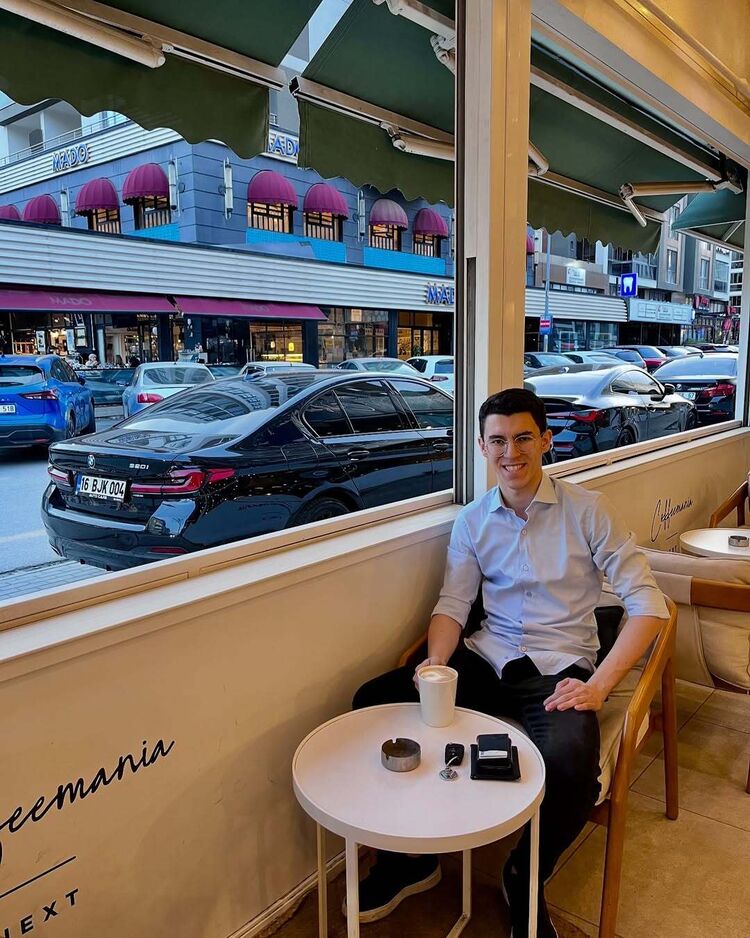  ,   Mert, 21 ,   ,   