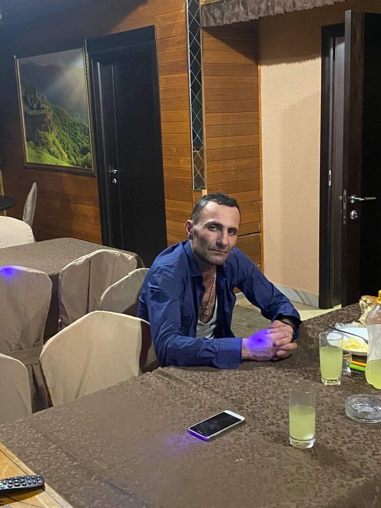  53424076  Megel, 40 ,    