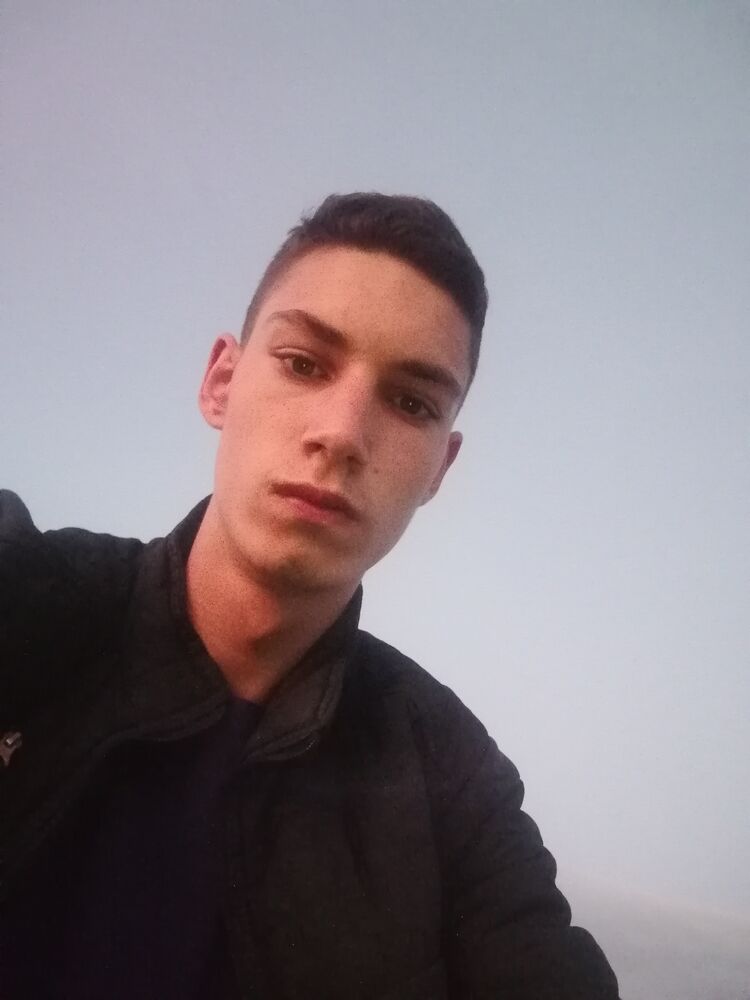  37744376  , 20 ,    