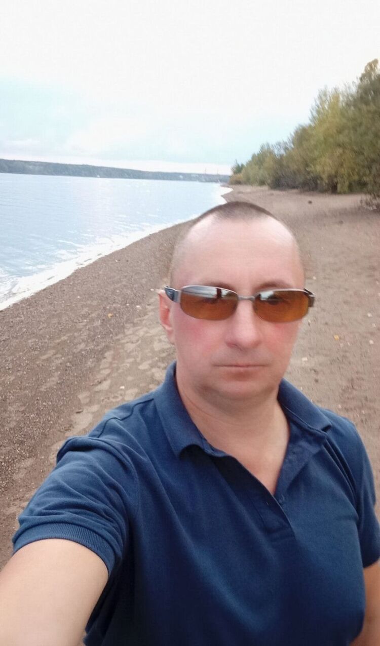  ,   Pavel, 53 ,   c 