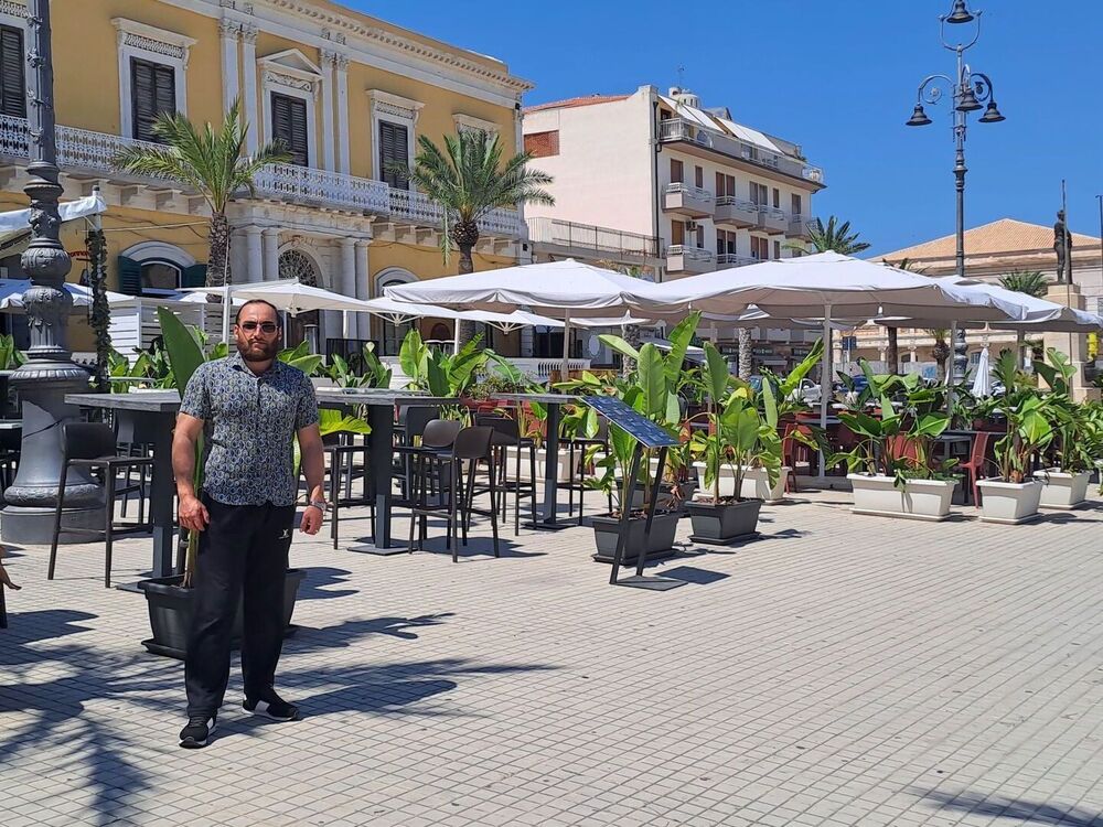  54689166  Jeyhun, 27 ,    