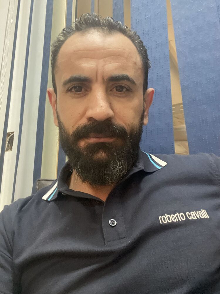  24117436  Emam, 42 ,    
