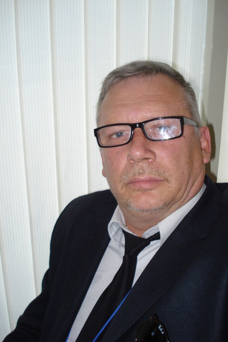  10301566  Ivan, 61 ,    