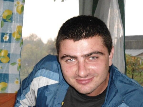  9985936  Dima, 40 ,    