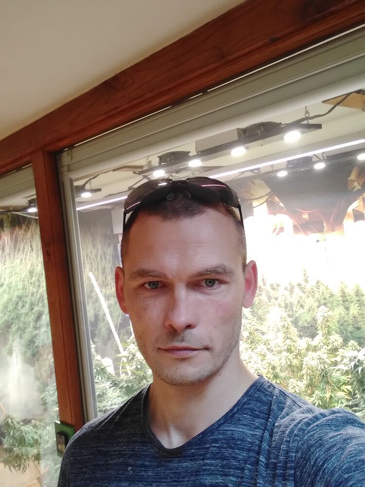  23307816  Vlad, 39 ,    Soho