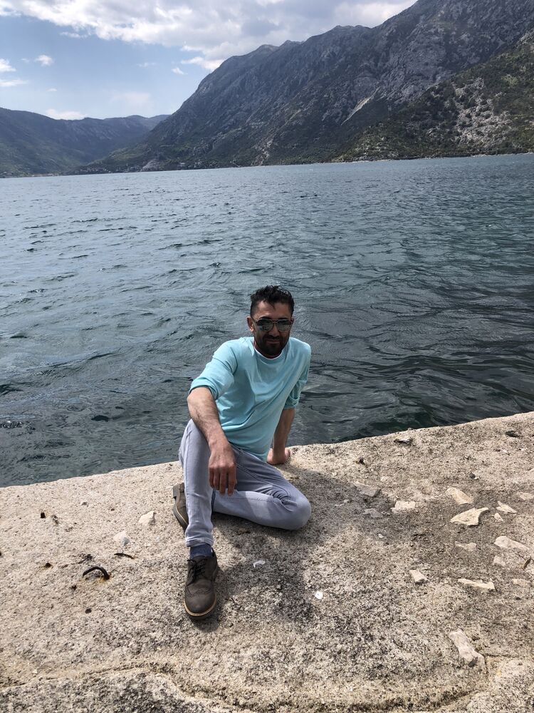  35611596  Semih can, 37 ,    Budva