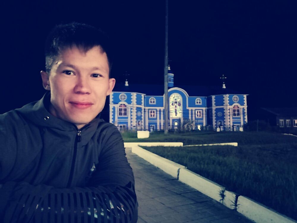  45264396  Viktor, 33 ,    