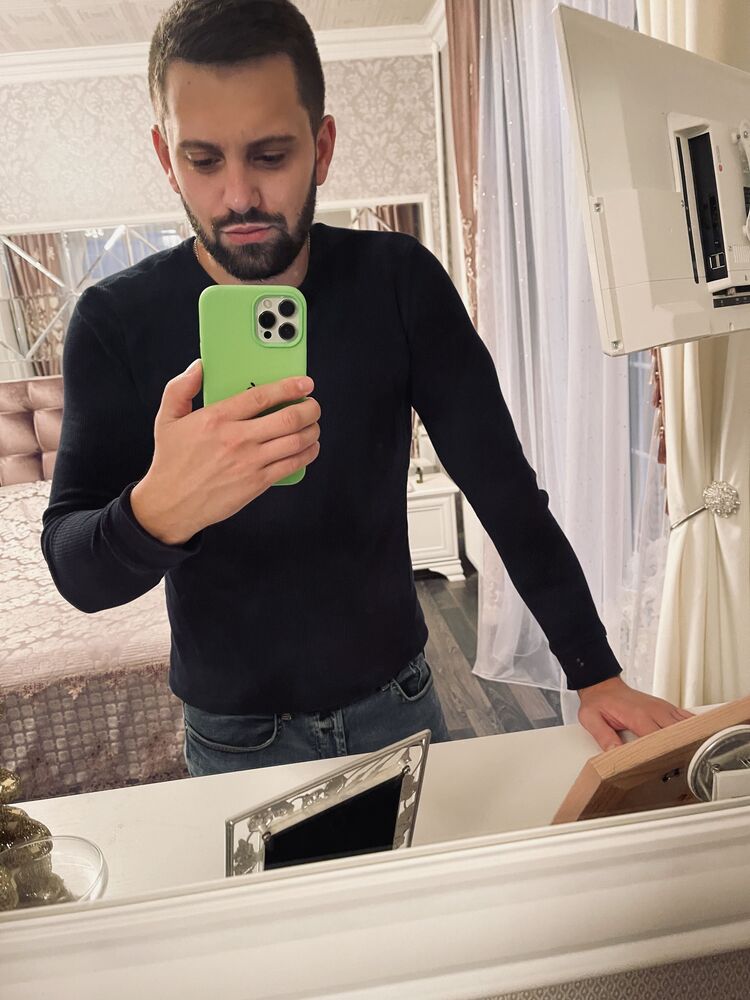 ,   Ilya, 25 ,   ,   