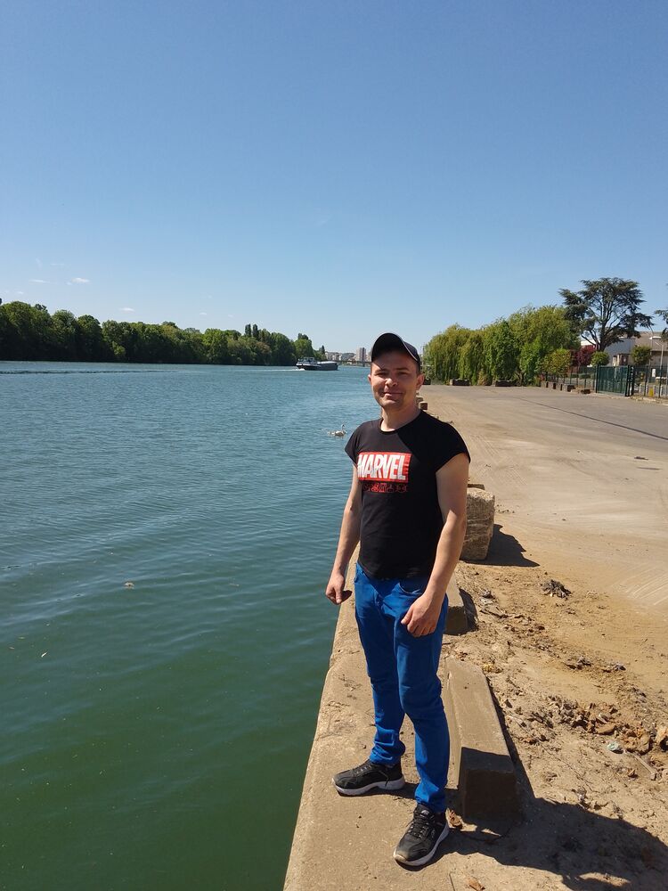  28362846  ALEXANDRU, 37 ,    