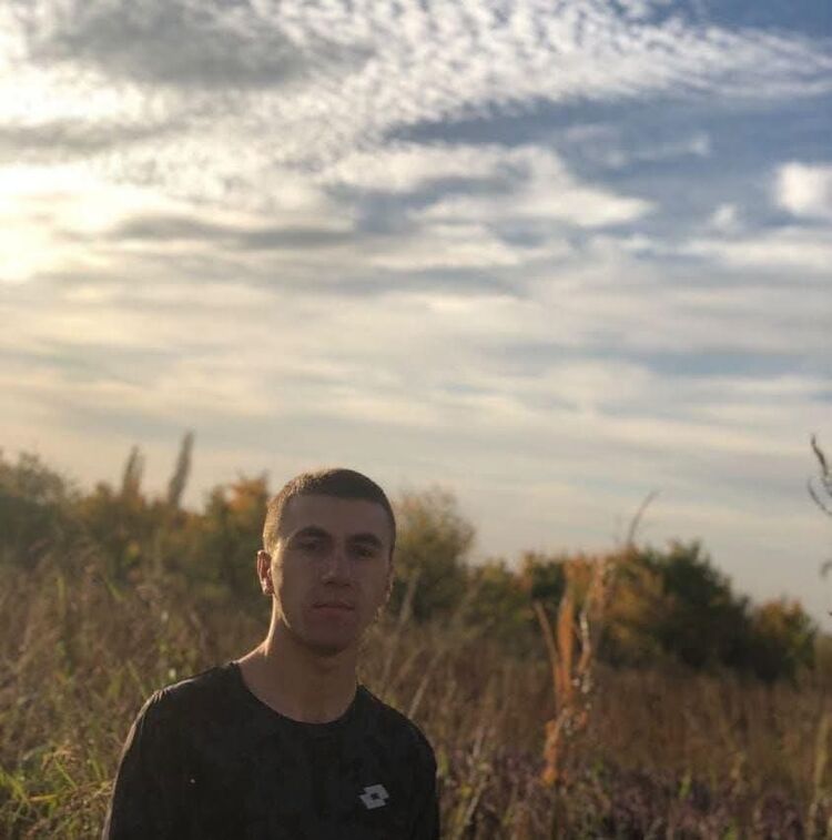  54653436  Hrant, 20 ,    