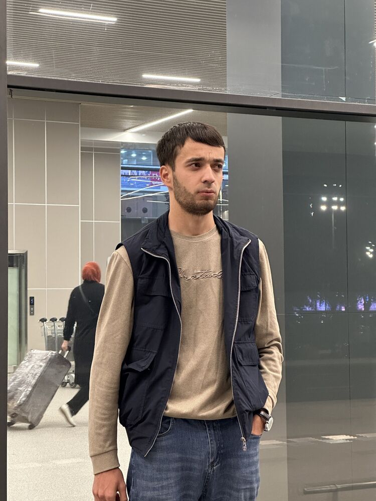  54225066  Fayzulloh, 27 ,    