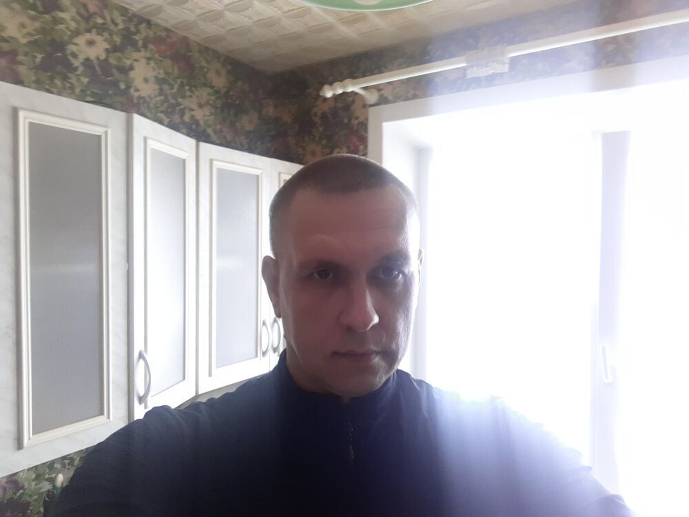  44252536  Zhenka, 44 ,    