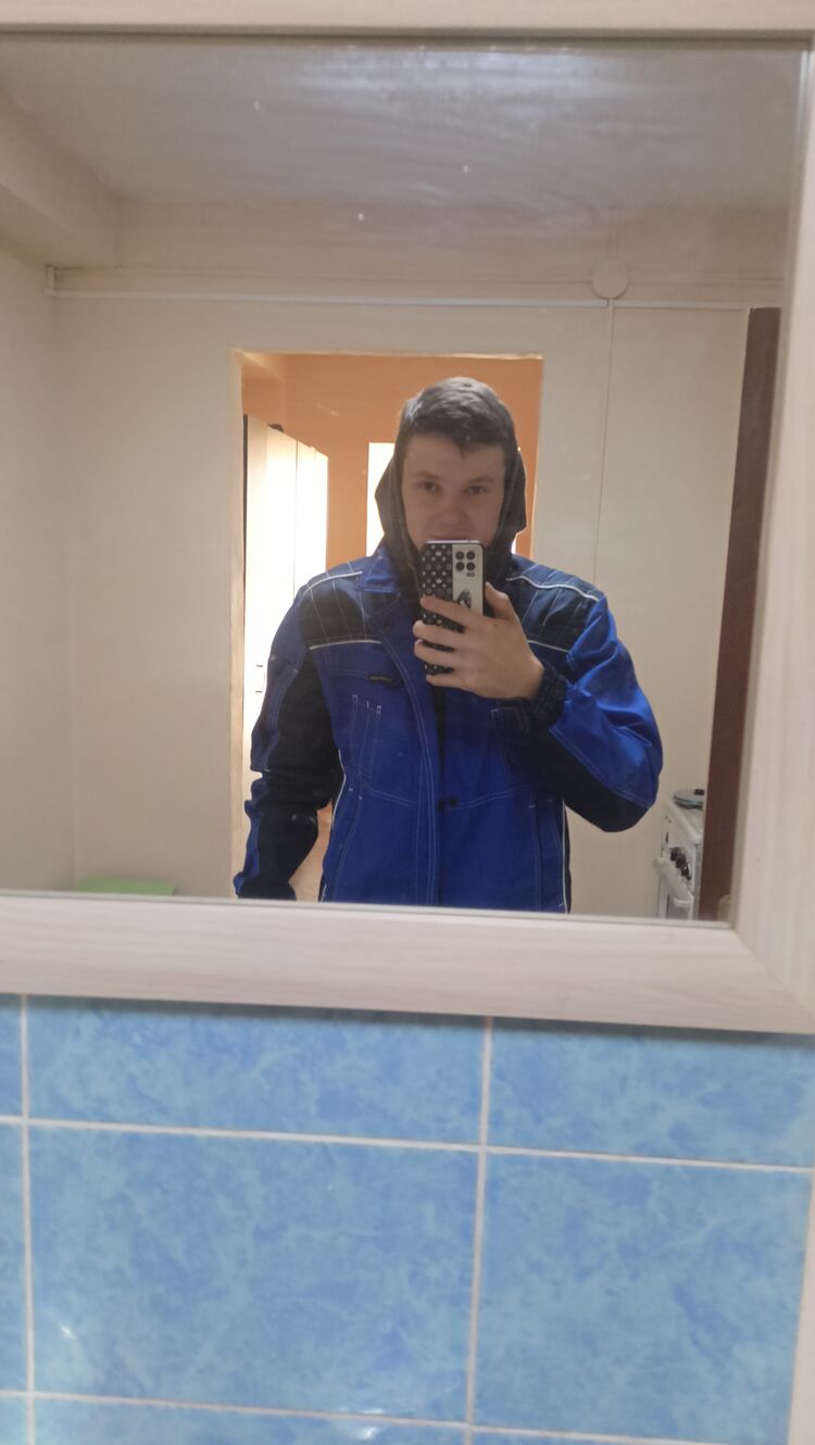  48149106  Almir, 22 ,    