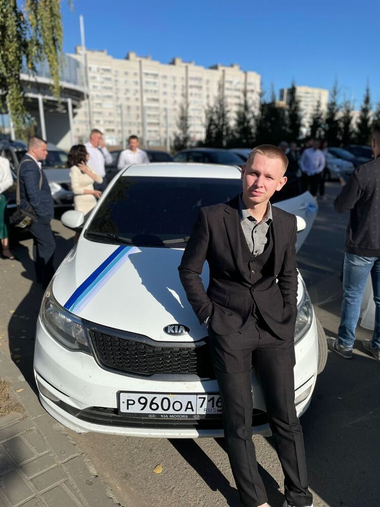 47246356  Dmitry, 21 ,    