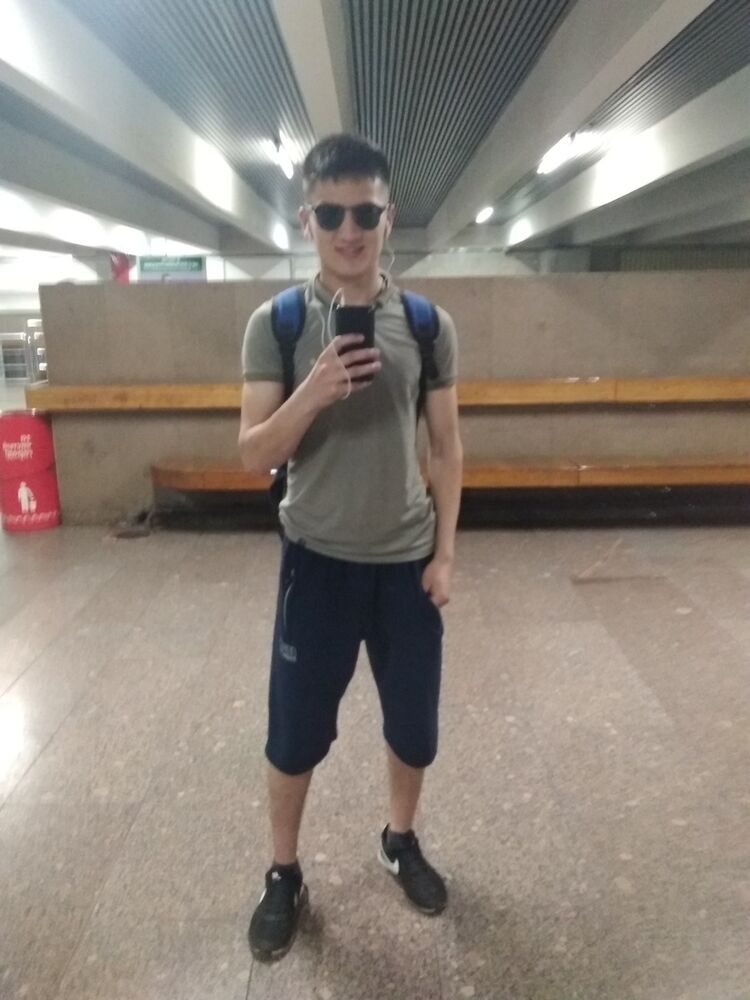  16483706  Denis, 27 ,    