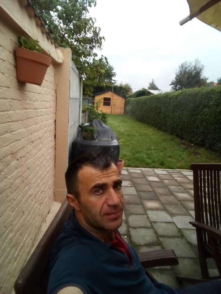  ,   Lasha, 46 ,   ,   , c 