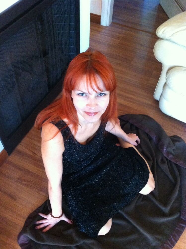  5560906  Emma, 52 ,    