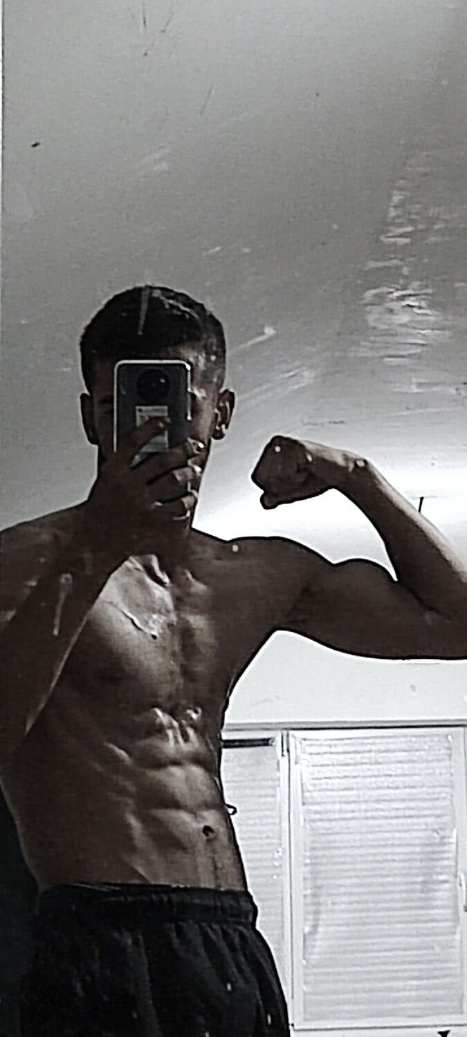  44281036  Fara, 22 ,    