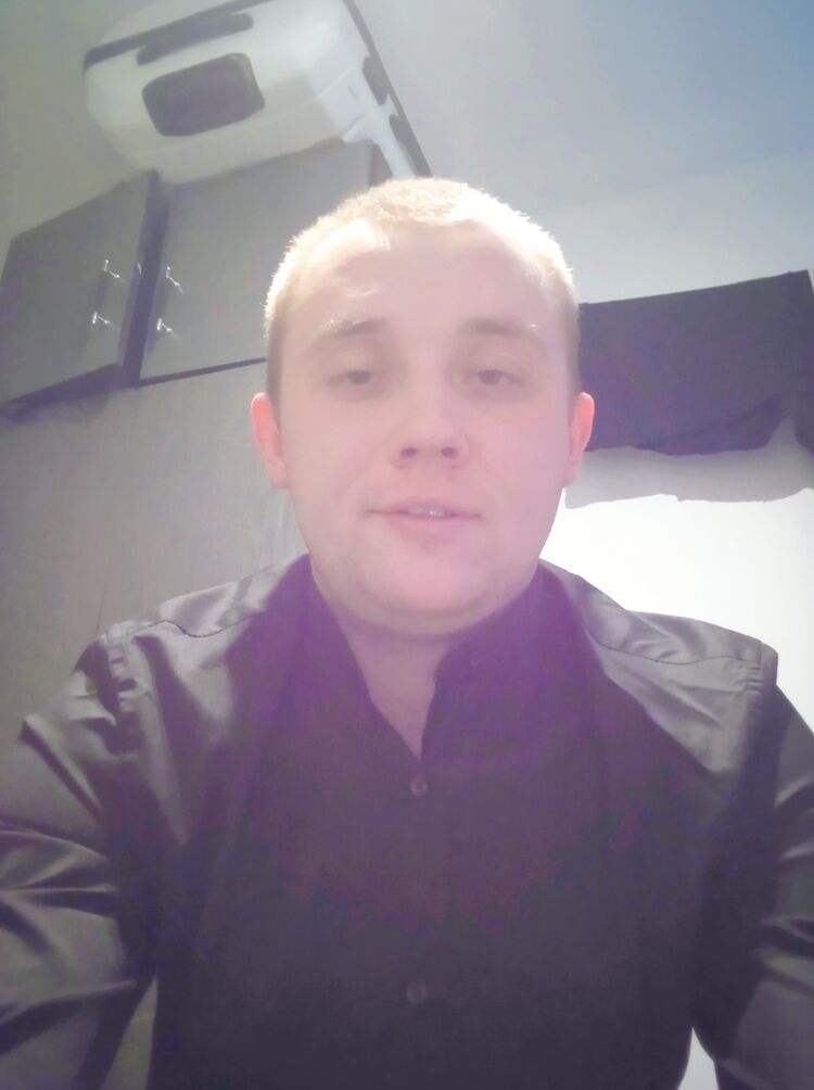  ,   Artur, 30 ,   ,   , c , 