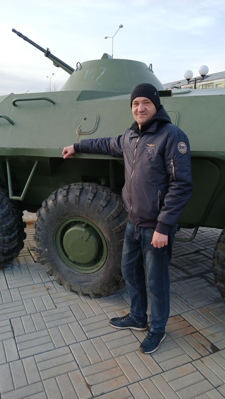  50874296  Andrei, 44 ,    