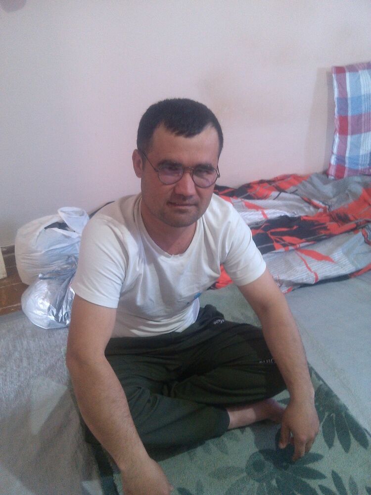  -,   Kolya, 37 ,   