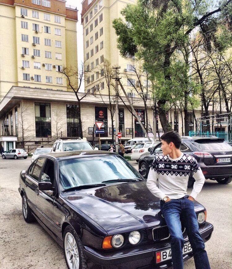  ,   Aibek, 32 ,   ,   , c 