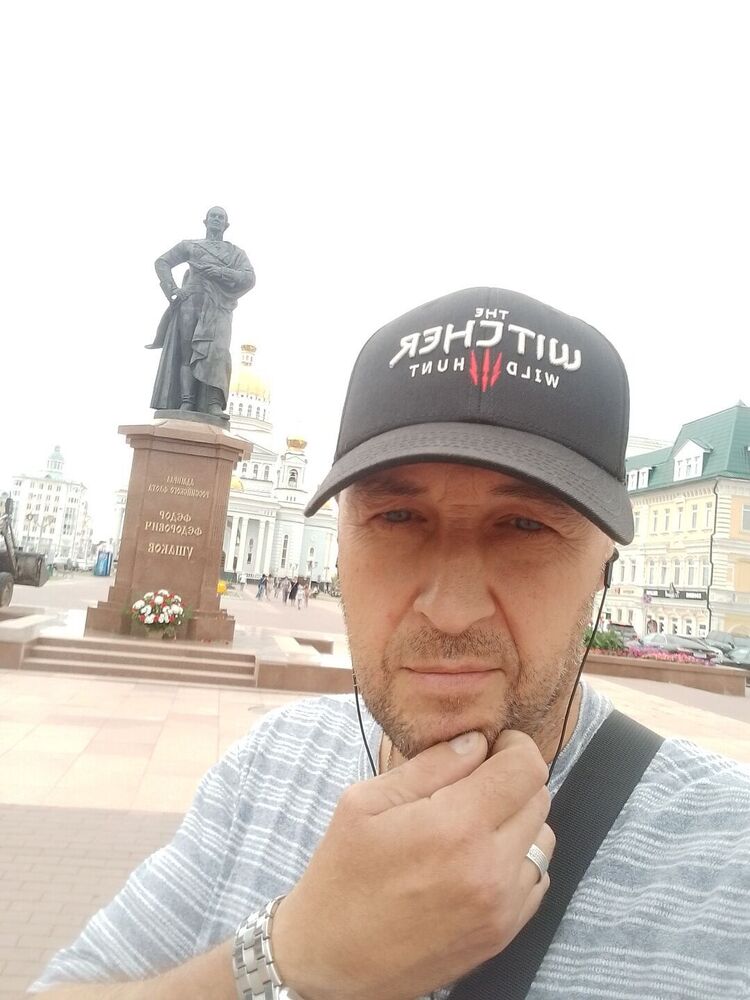  23508206  Sergei, 52 ,    