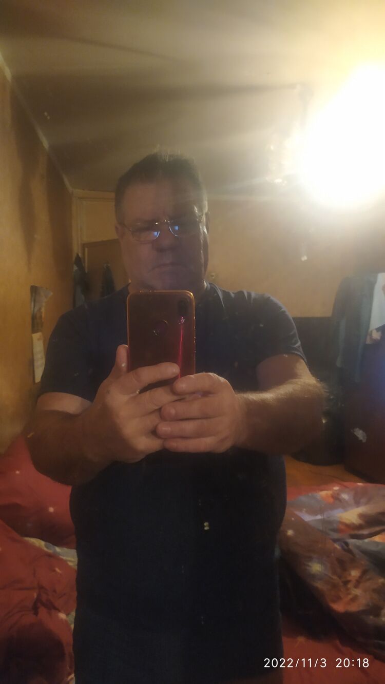  30385786  Sergej, 60 ,    